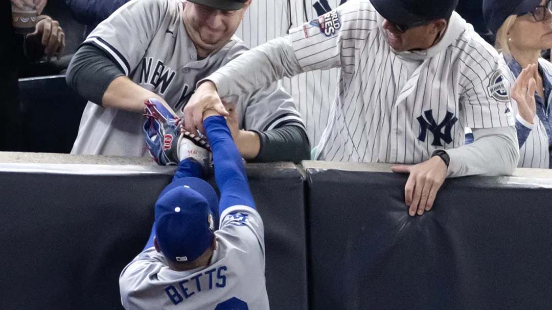 New York Yankees fans interfered with Los Angeles Dodgers