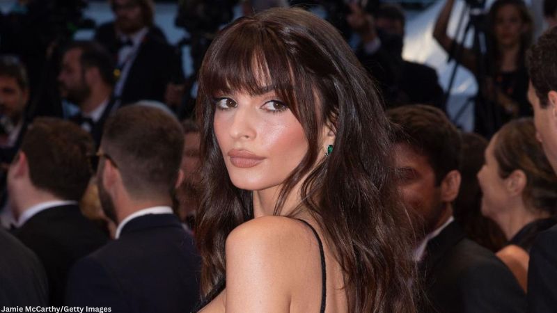 Emily Ratajkowski claims she still has her wedding ring four months after her divorce